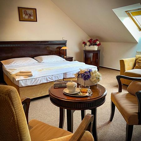 Hotel U Zeleneho stromu Nepomuk Buitenkant foto