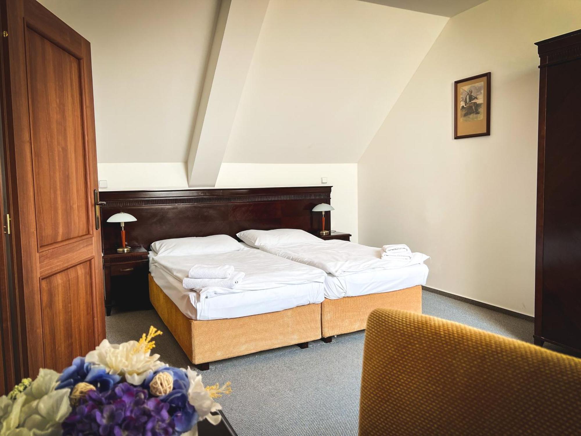 Hotel U Zeleneho stromu Nepomuk Buitenkant foto