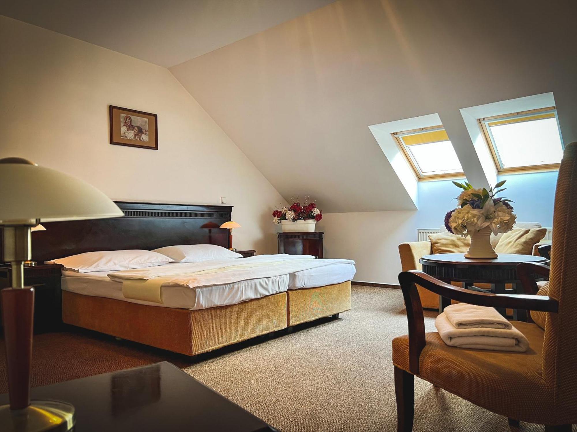 Hotel U Zeleneho stromu Nepomuk Buitenkant foto