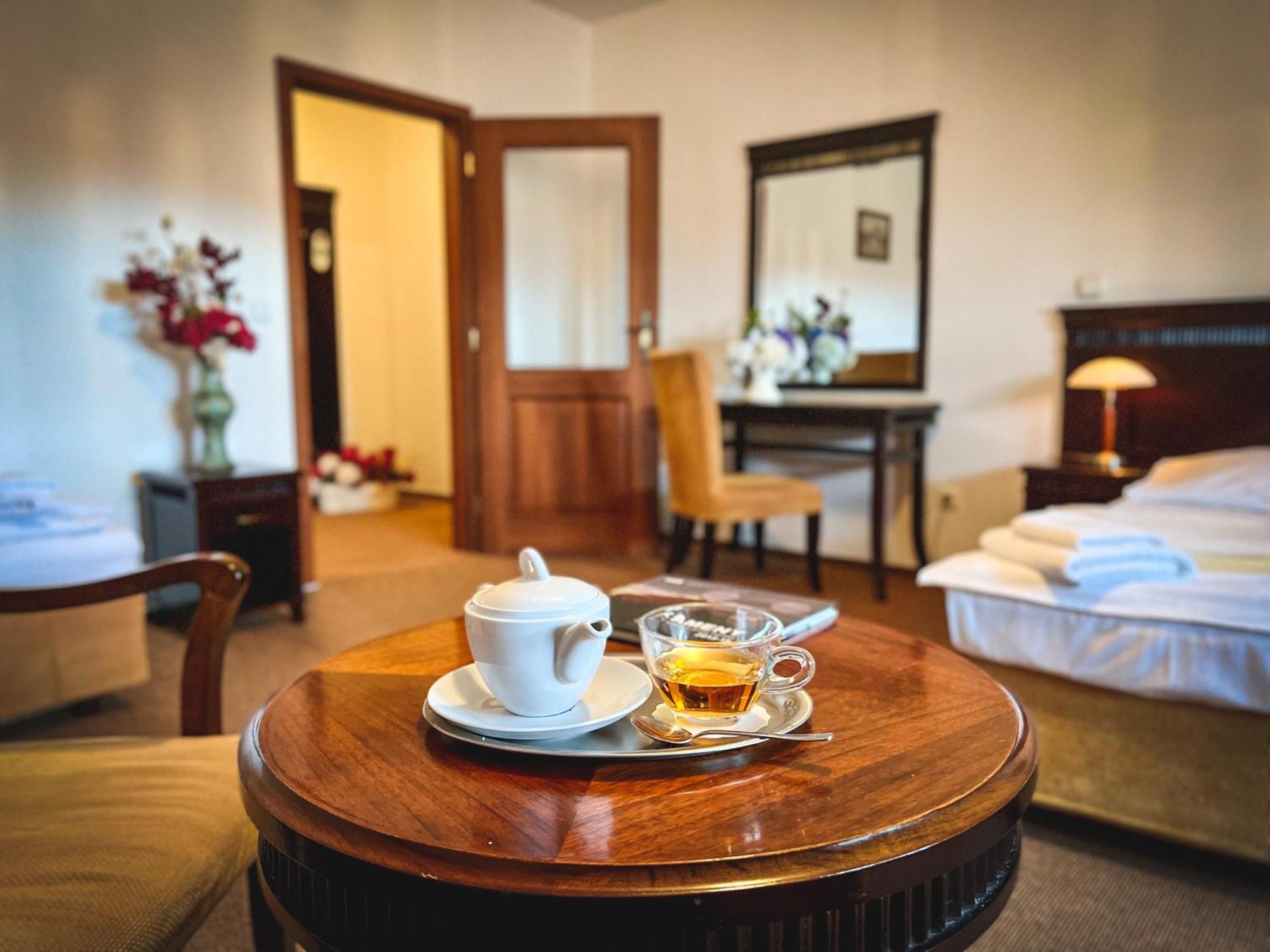 Hotel U Zeleneho stromu Nepomuk Buitenkant foto
