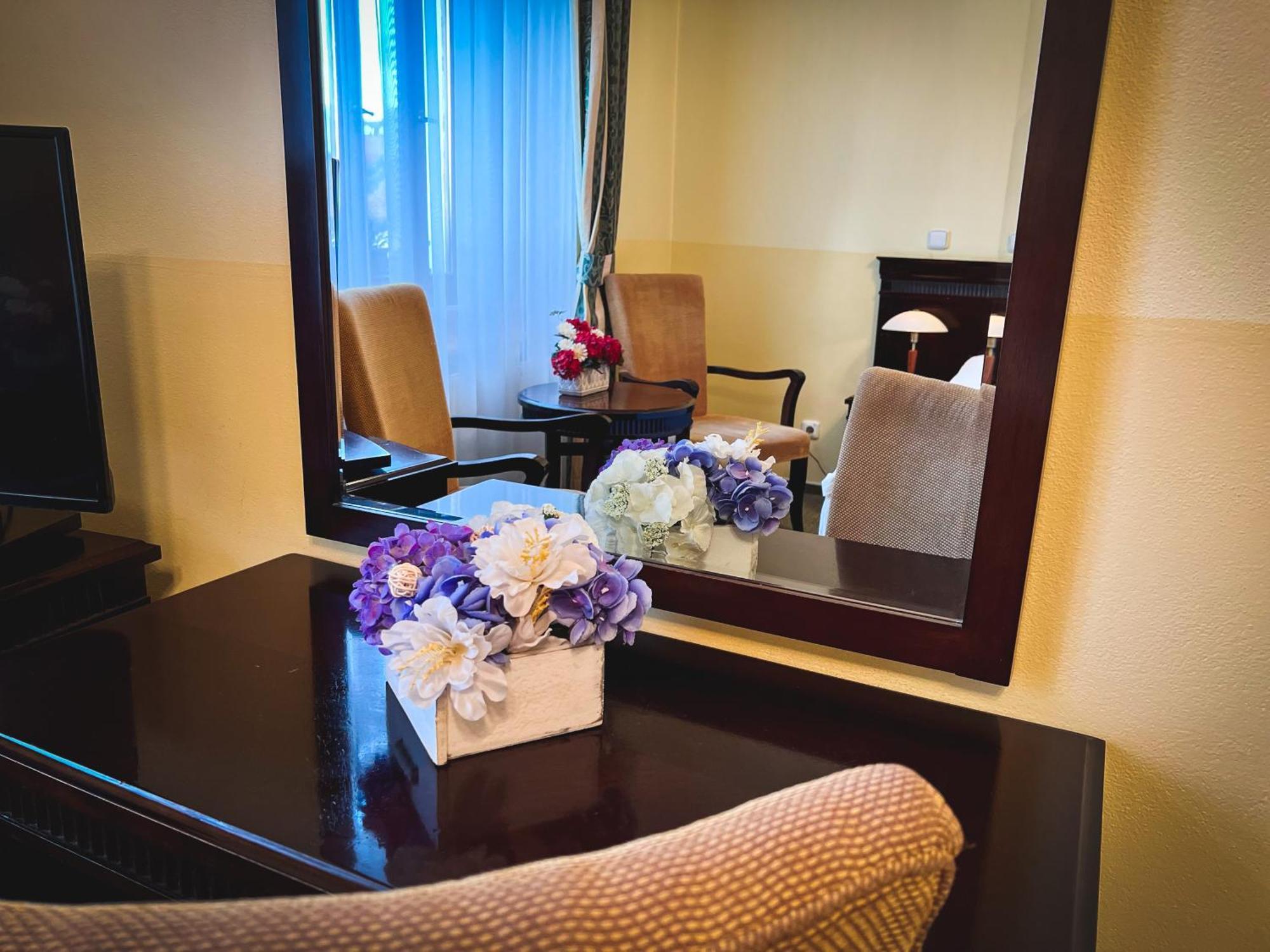 Hotel U Zeleneho stromu Nepomuk Buitenkant foto