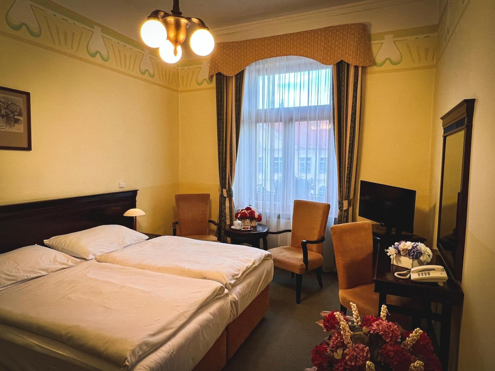 Hotel U Zeleneho stromu Nepomuk Buitenkant foto