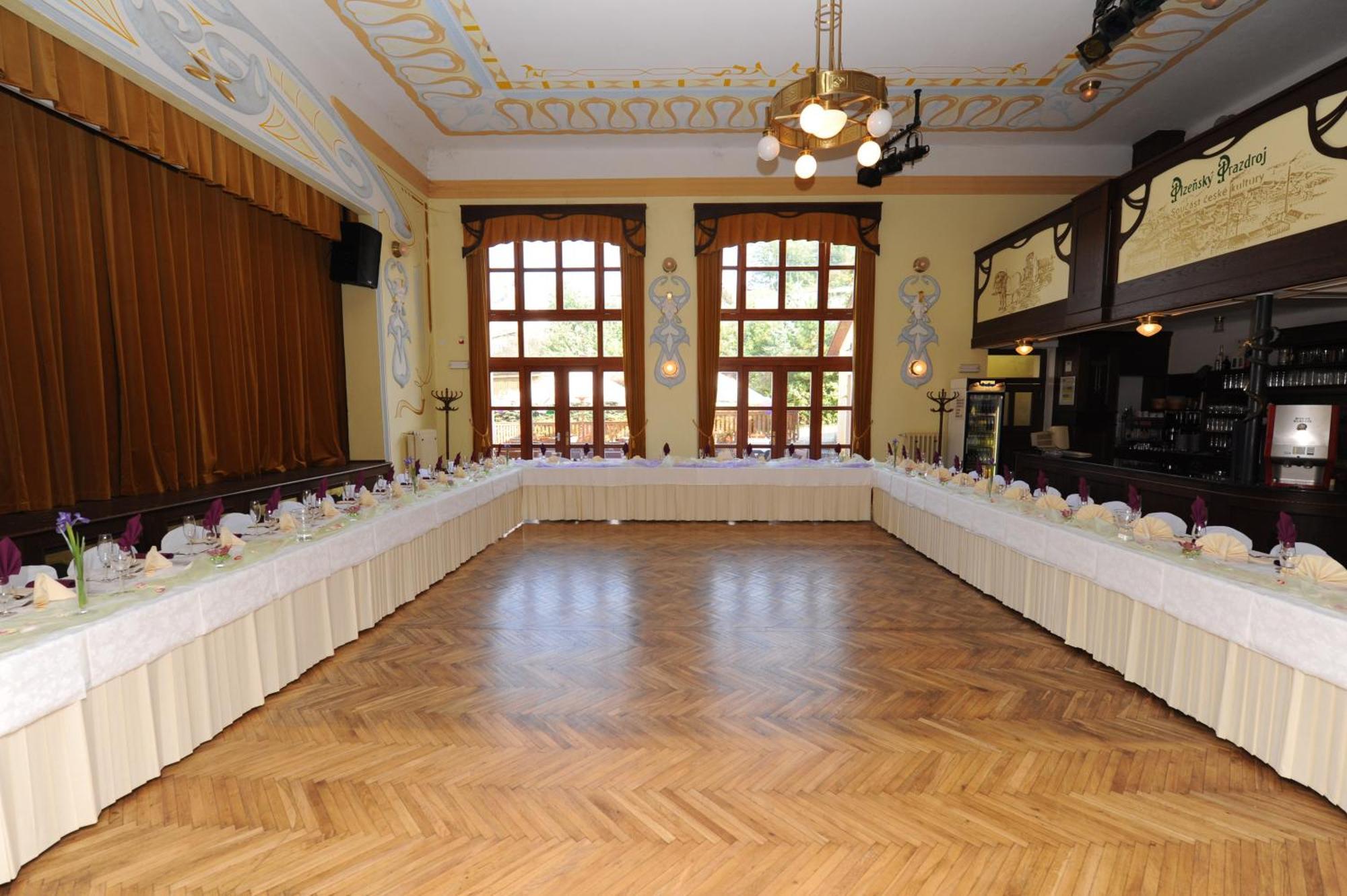 Hotel U Zeleneho stromu Nepomuk Buitenkant foto