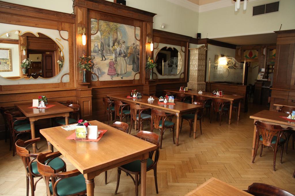 Hotel U Zeleneho stromu Nepomuk Buitenkant foto