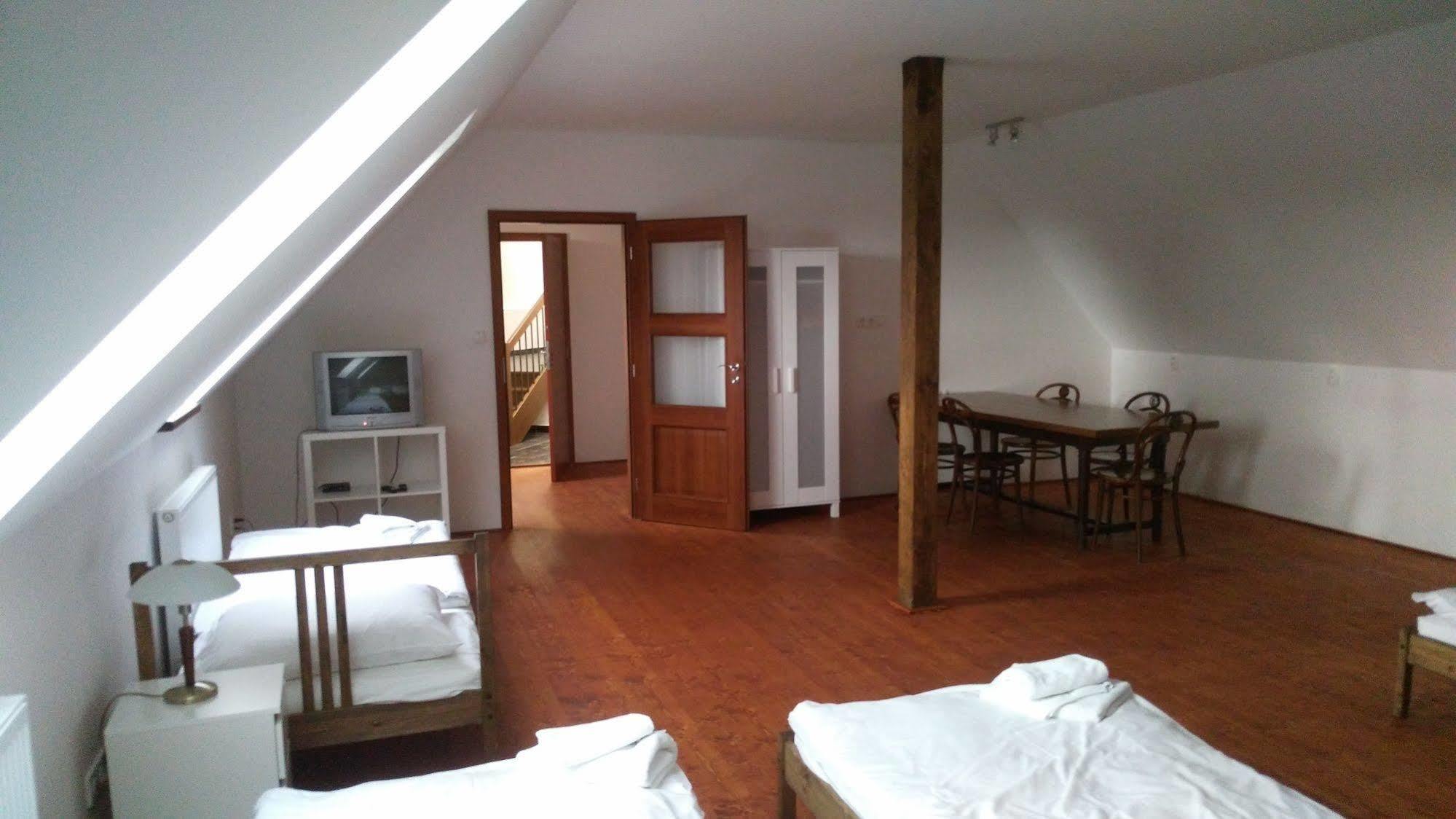 Hotel U Zeleneho stromu Nepomuk Buitenkant foto